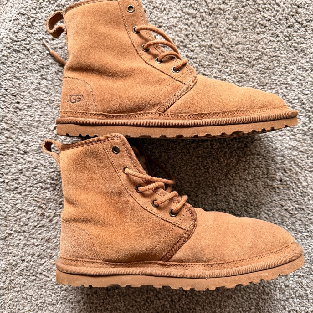 UGG Women’s Chestnut Lace-Up Boots